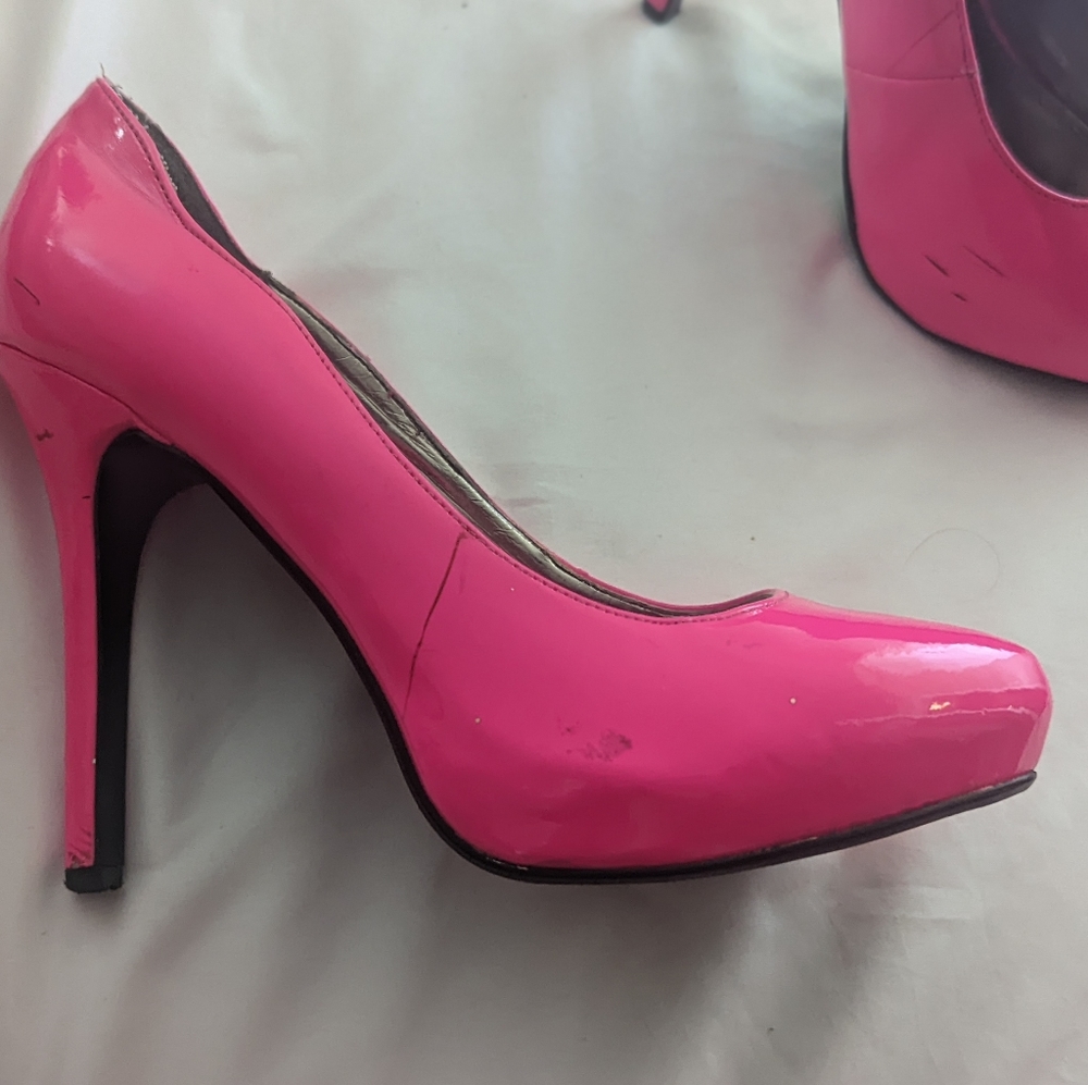 Y2K Hot pink pumps